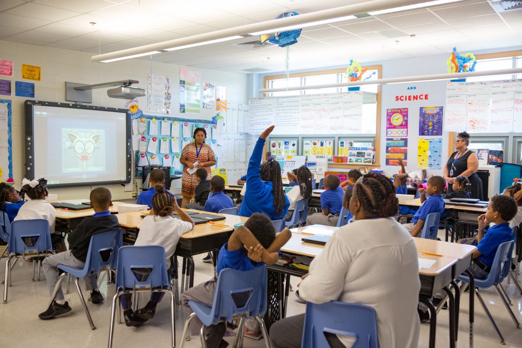 Lesson on internet safety in a classroom