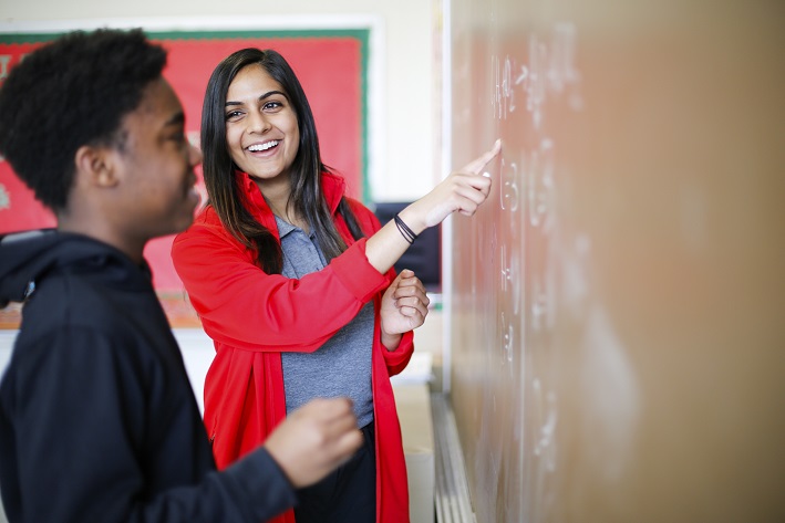 AmeriCorps volunteer tutors Philadelphia student