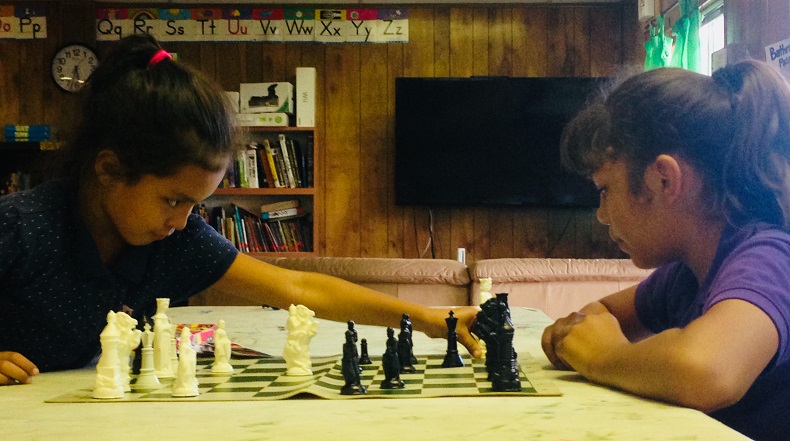 EOBA kids play chess