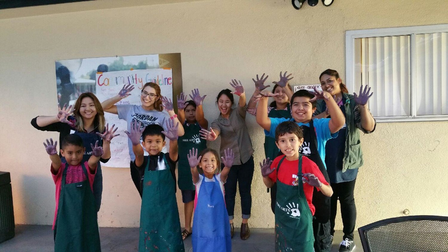 finger paint group photo free arts