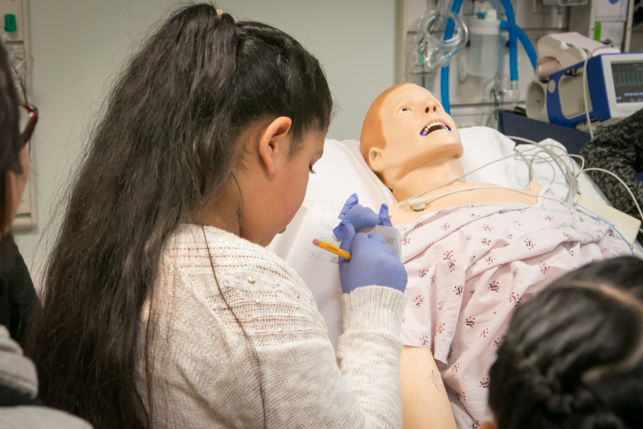 East Norriton Middle School reporting field trip to the Simulation Center at Einstein Medical Center Philadelphia-2 HealthyNews Networks