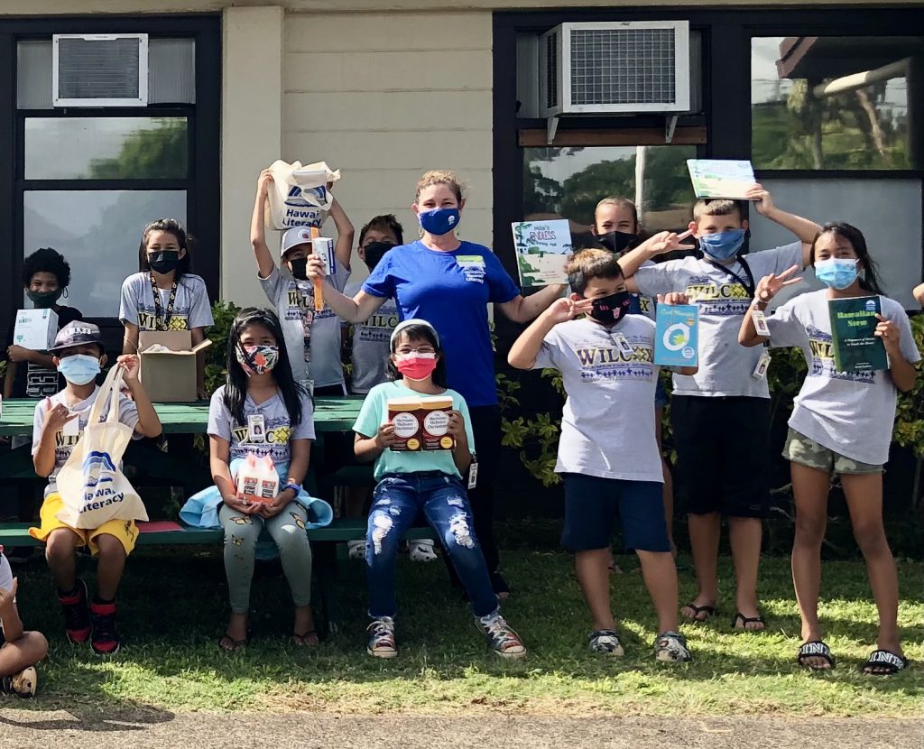 Hawaii Literacy group photo with books