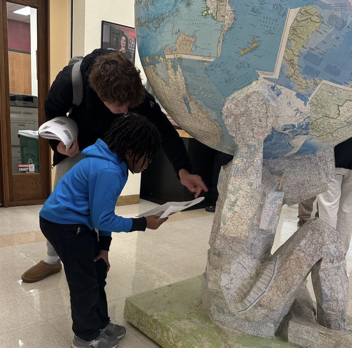 College Mentors for Kids field trip to museum