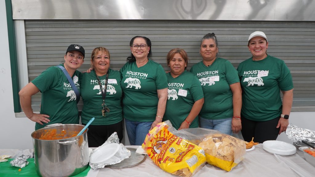 Neighborhood Degree soup kitchen volunteers